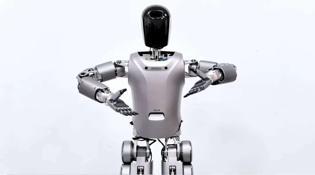 国产机器人Walker S迎来更新, 接入文心大模型